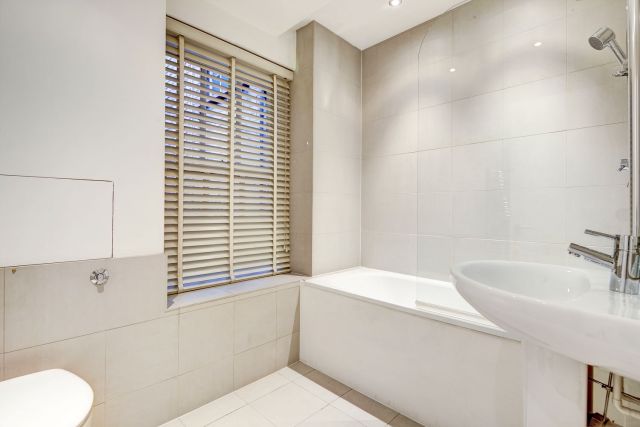 2 bedroom, 2 bathroom flat for SHORT or LONG let 7 Image