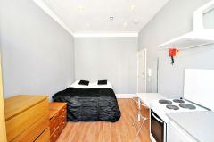 A spacious double bedsit in Kensington W8