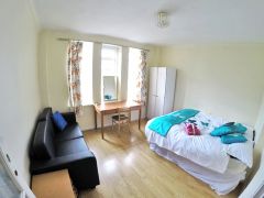 A Spacious 1 Bedroom Flat, Bills & Wifi Included