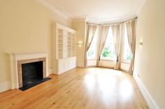 A Stunning 2 Double Bedroom Apartment With 2 Bat