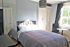 A double room all bills and cleaner included no deposit