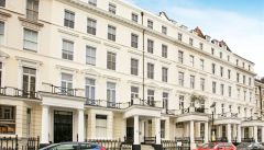 A superbly refurbished 2 bedroom apartment