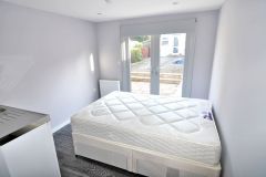 A brand new studio flat with the access to a garden