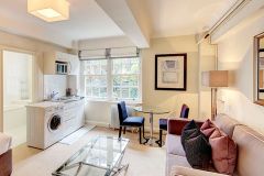 Recently redecorated quiet, bright and spacious studio