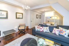 A well-presented three bedroom, two bathroom flat