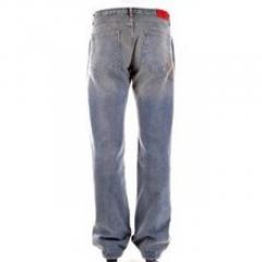 Show Off your Individualistic Style with Versace Jeans