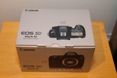 NEW Canon EOS 5D Mark IV 30.4MP 4K DSLR Body