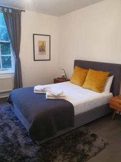 ROOM TO RENT OUT IN SHOREDITCH CLOSE TO STATION