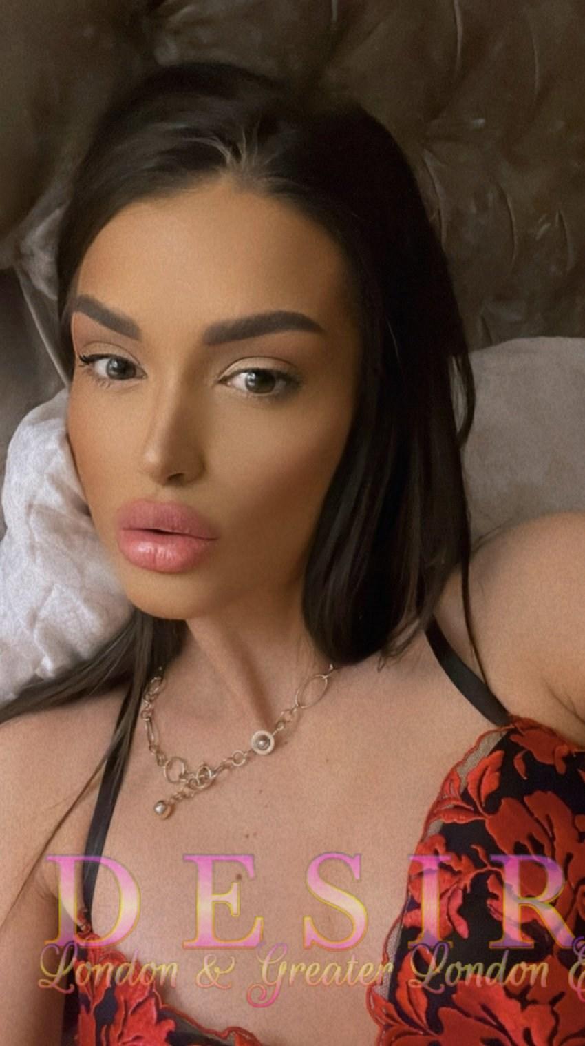 CORA BACK IN LONDON PETITE INCALL OUTCALL BRUNETTE IN BAYSWATER W2 NEW 3 Image