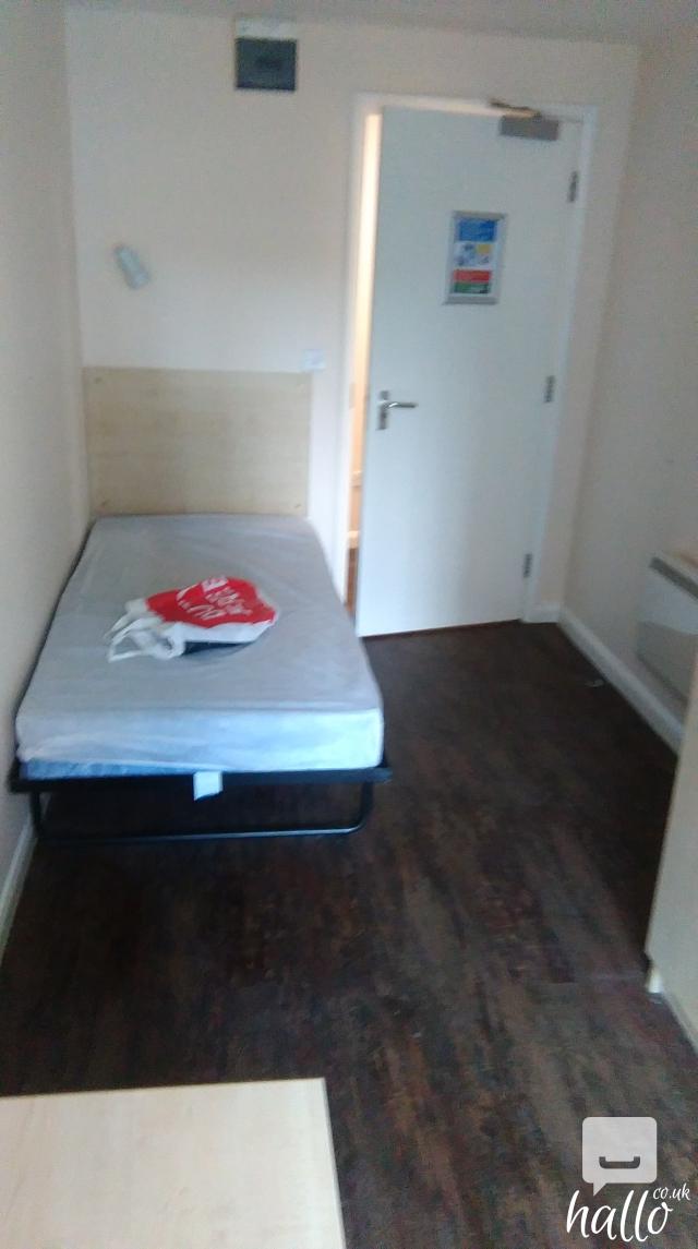 Ground Floor Student Room Immediately Available NG7 4 Image